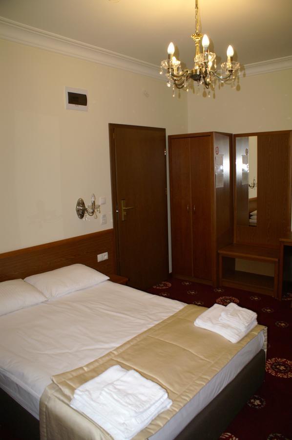 Hotel President Kock Bilik gambar