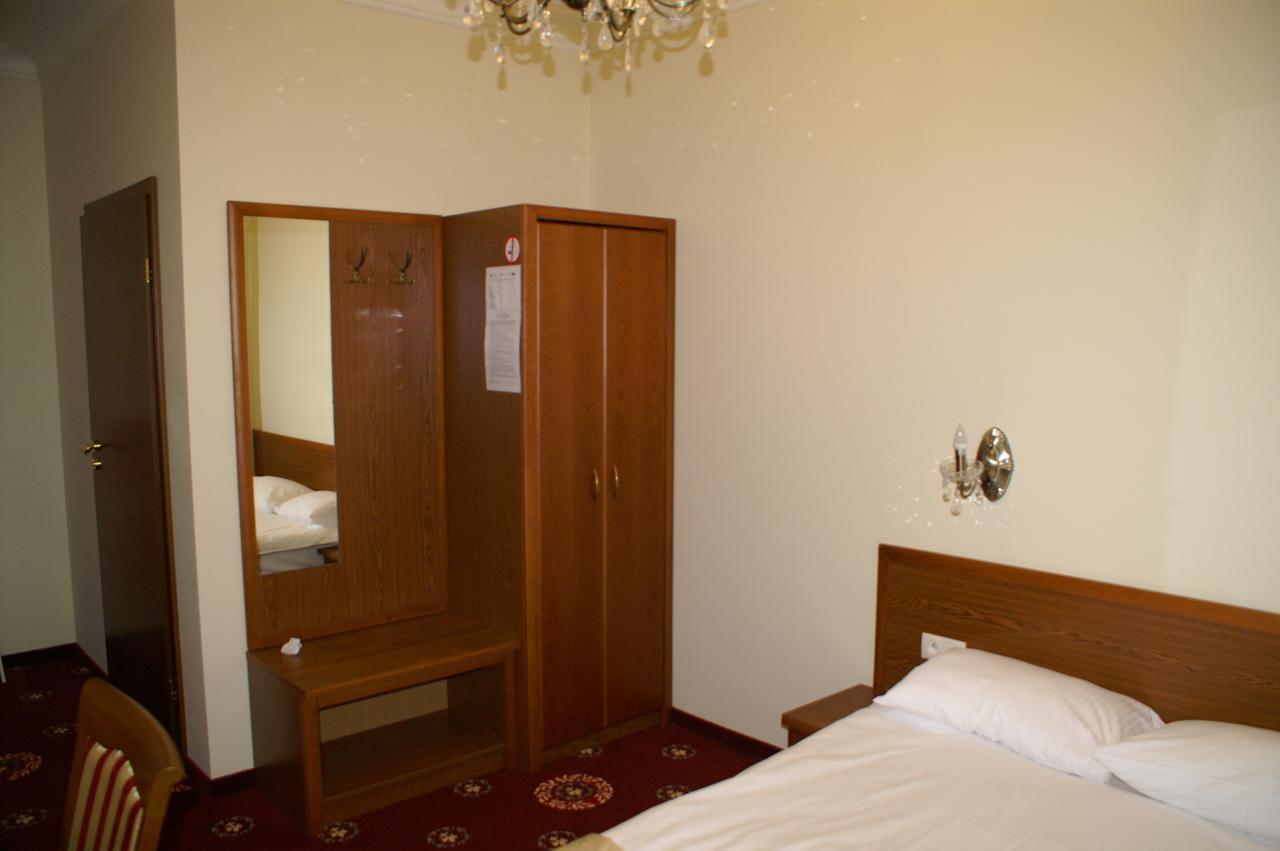 Hotel President Kock Bilik gambar