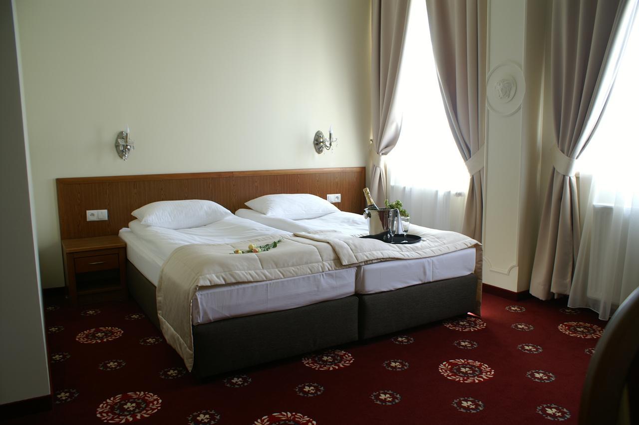 Hotel President Kock Bilik gambar